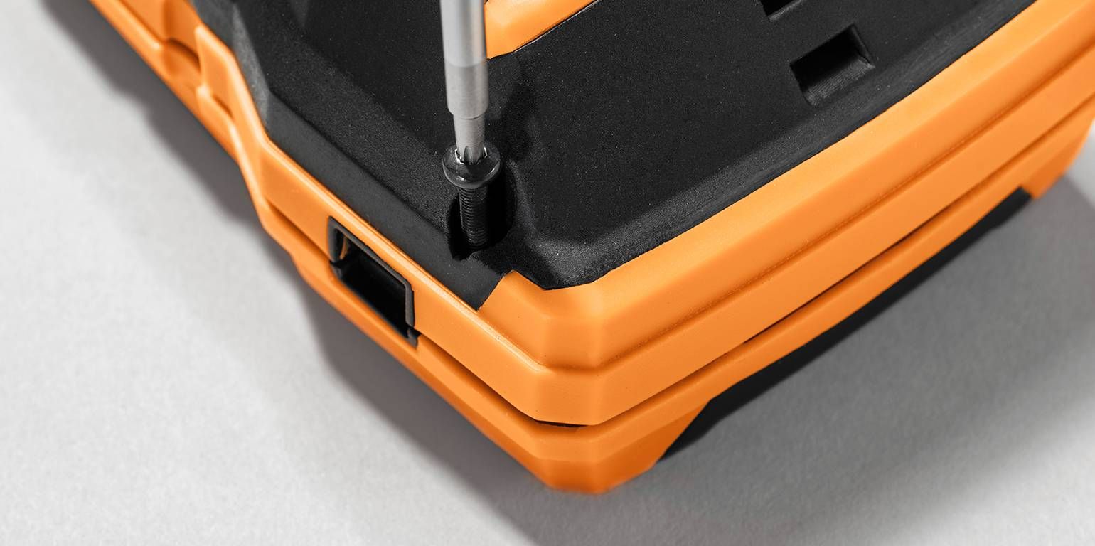 Testo 300 combustion analyzer bolted housing casing