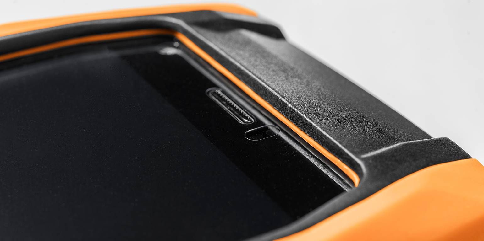 Testo 300 combustion analyzer protected display