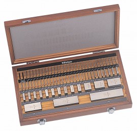 Mitutoyo 516-444-26 Metric Gauge Block Square Steel Set, AS-2 grade-