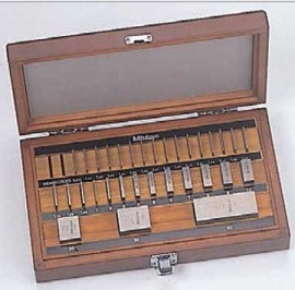 Mitutoyo 516-460-26 Metric Gauge Block Square Steel Set, 47, grade AS-1-