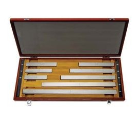 Mitutoyo 516-753-26 Metric Gauge Block Square Steel Set, grade AS-1, 8-