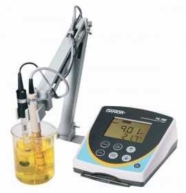 OAKTON pH/CON 700 pH/Conductivity Meter and Probe Stand-