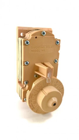 Schneider Electric 2353-501 Pneumatic Diverting Relay, positive two-position snap-acting, adjustable setpoint 3 to 20 psig-